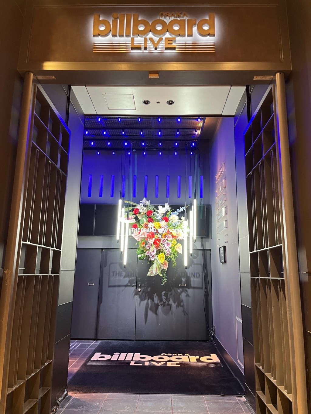 Window ＠Billboard OSAKA