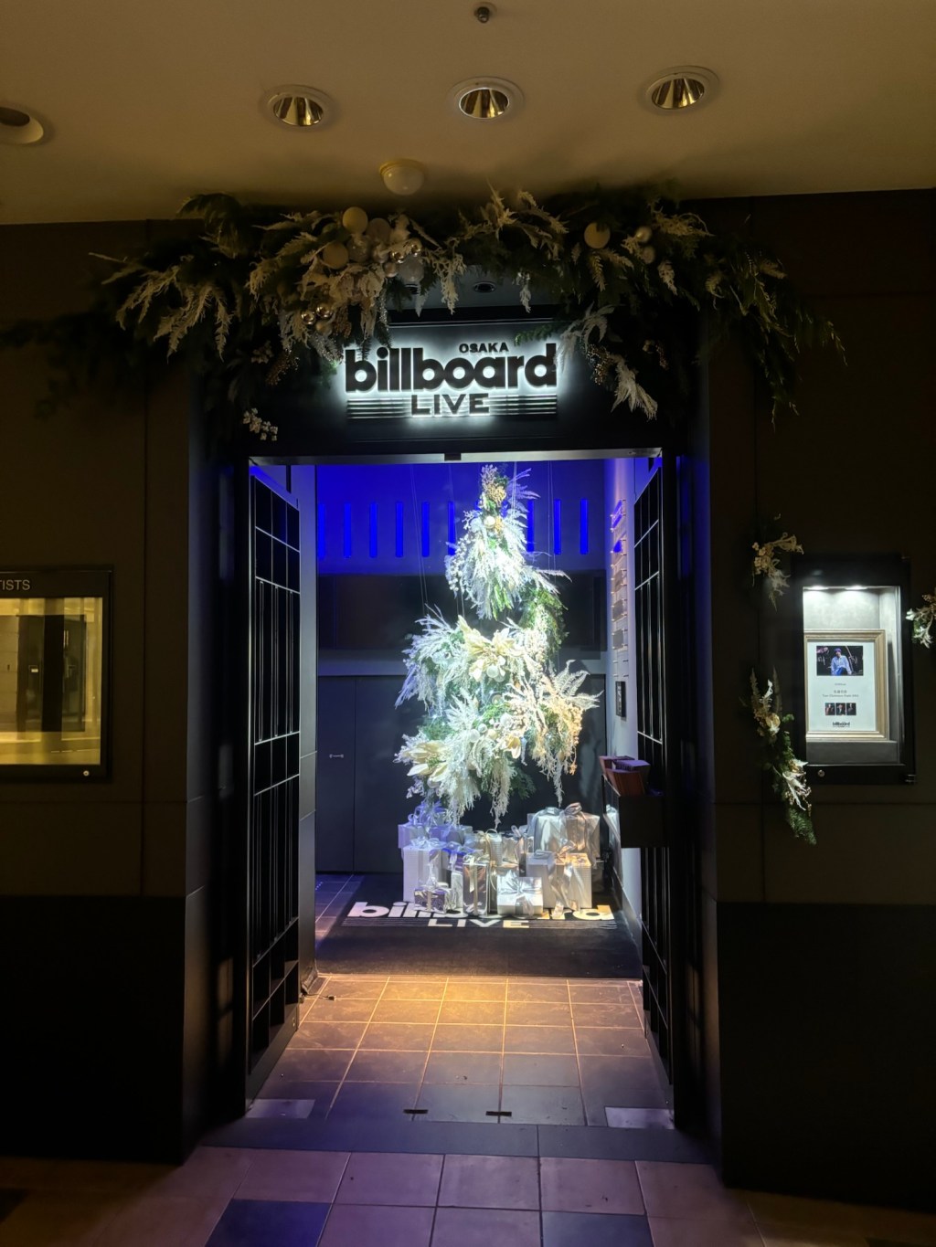 Window @Billboard OSAKA